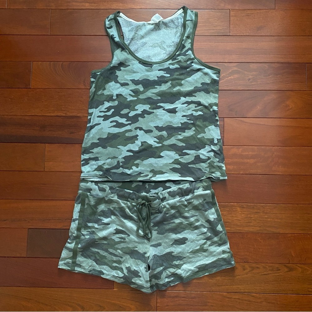 Lucky Brand Pajama Set (Shorts/Tank/Tshirt) camo pattern, Size medium